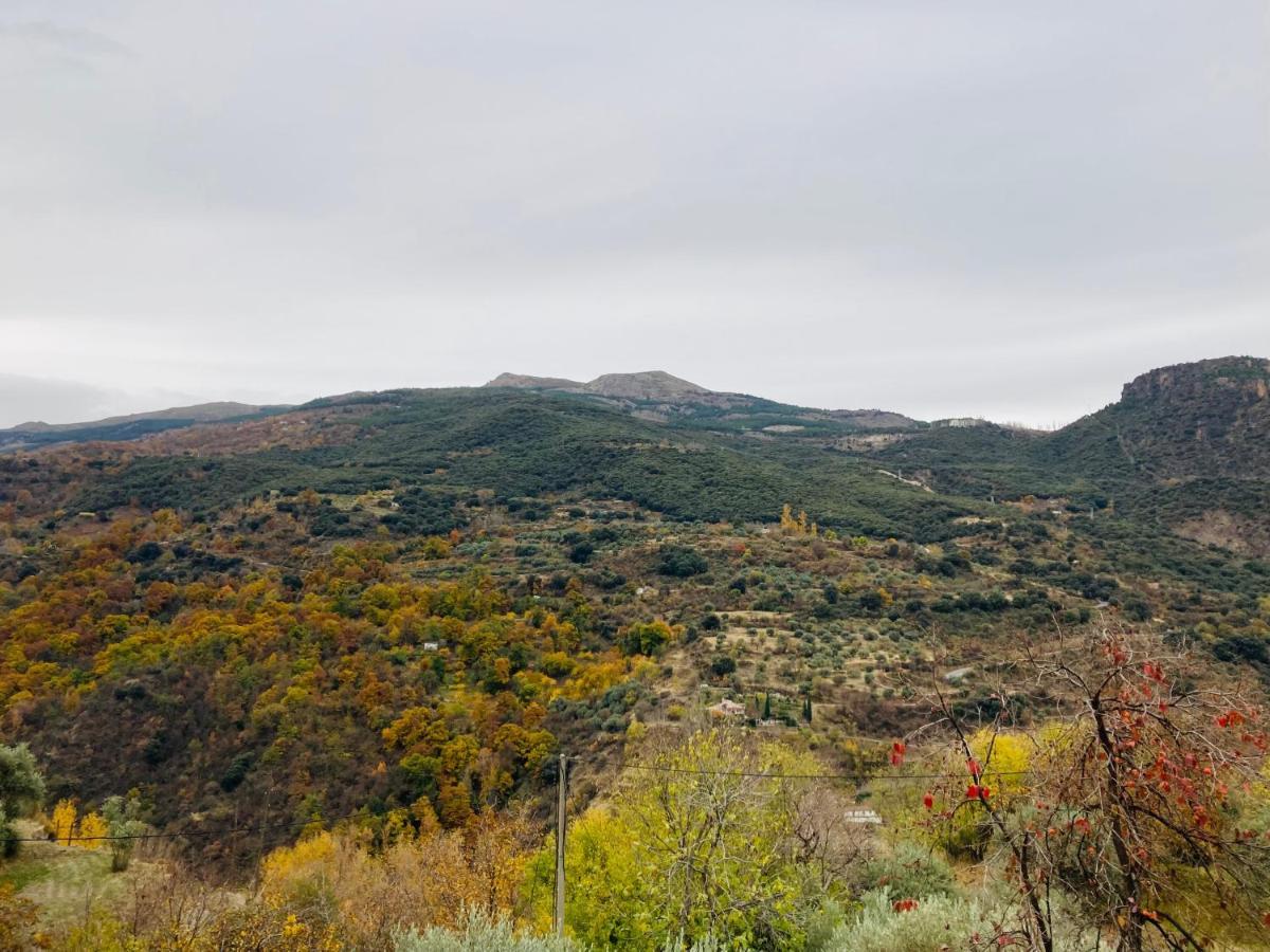 El Hogar De Mercedes Guejar Sierra Esterno foto
